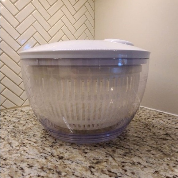 Pampered Chef Kitchen Pampered Chef Salad And Berry Spinner Poshmark